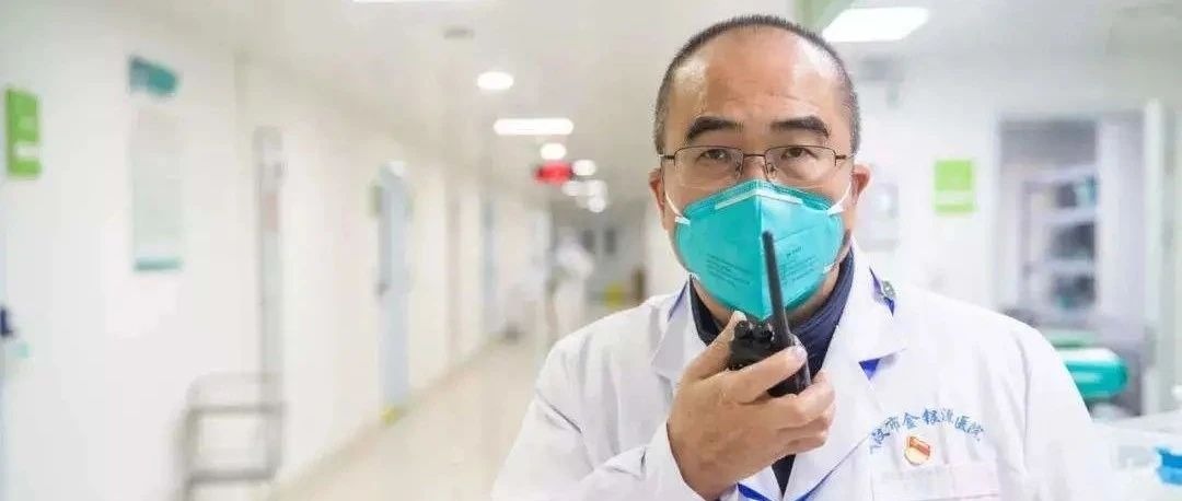 疫情再上热搜，提醒我们有人用平凡造就伟大