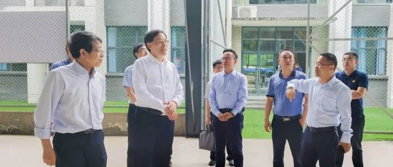 党委书记王成端率队赴三峡学院......